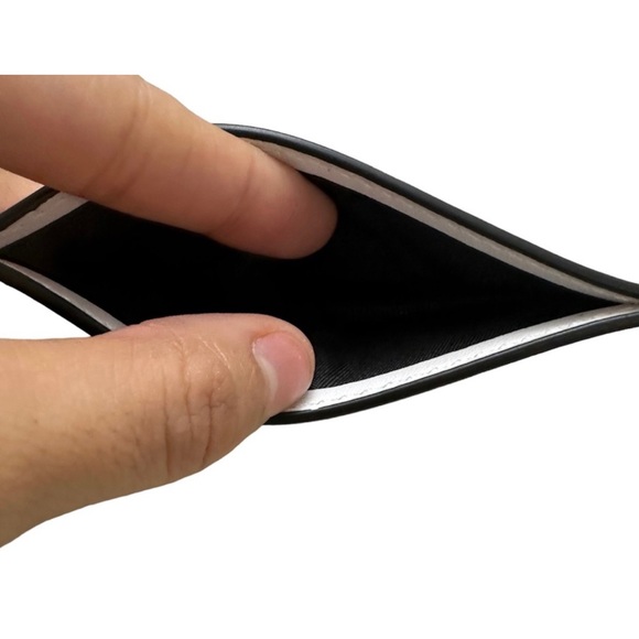 Michael Kors Card Holder - Picture 3 of 9